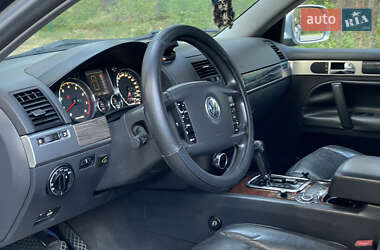 Внедорожник / Кроссовер Volkswagen Touareg 2002 в 