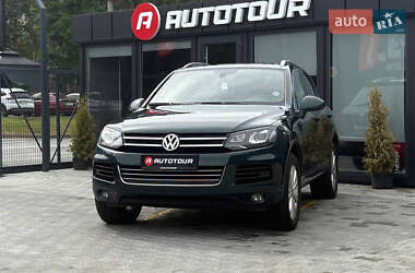 Внедорожник / Кроссовер Volkswagen Touareg 2012 в Черновцах