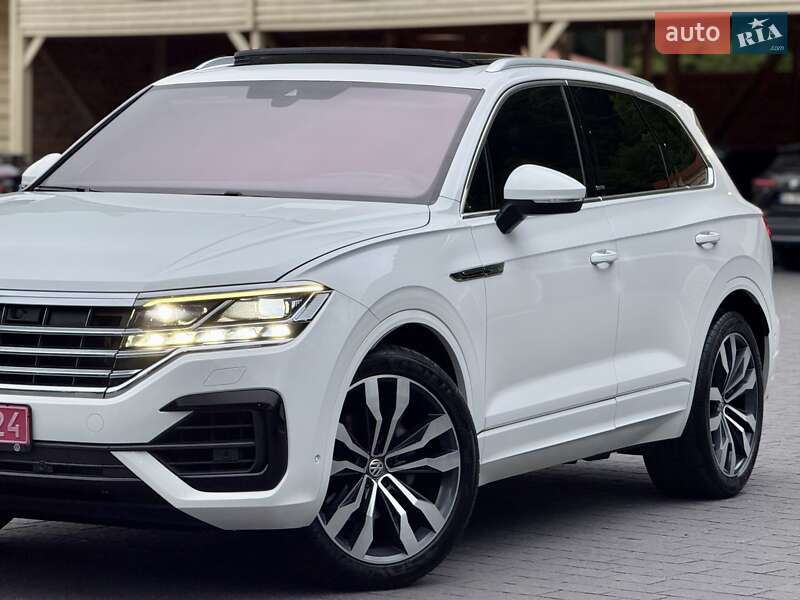 Позашляховик / Кросовер Volkswagen Touareg 2019 в Хусті
