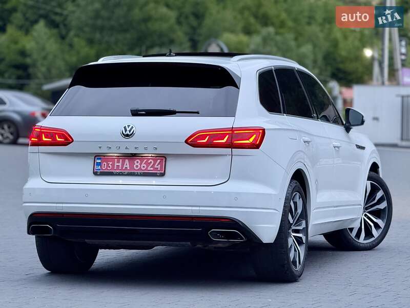 Позашляховик / Кросовер Volkswagen Touareg 2019 в Хусті