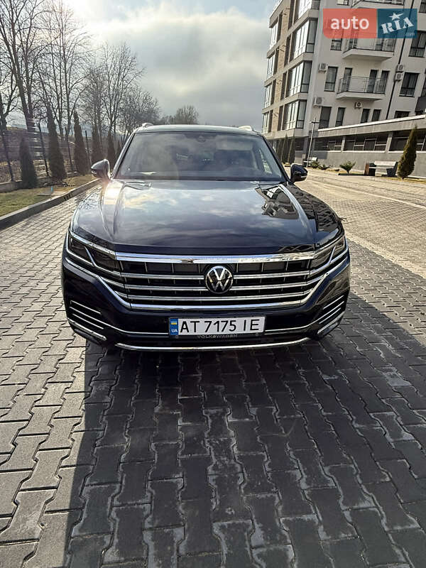 Позашляховик / Кросовер Volkswagen Touareg 2018 в Івано-Франківську