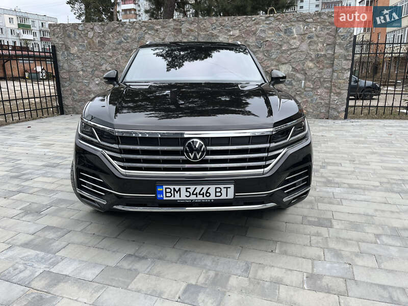Позашляховик / Кросовер Volkswagen Touareg 2020 в Києві