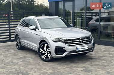 Позашляховик / Кросовер Volkswagen Touareg 2022 в Рівному