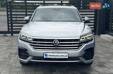 Позашляховик / Кросовер Volkswagen Touareg 2022 в 
