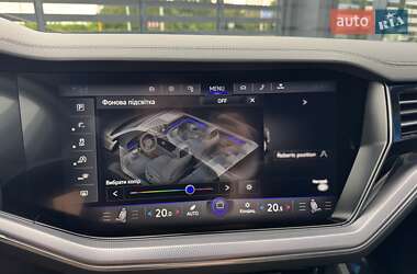 Позашляховик / Кросовер Volkswagen Touareg 2022 в 