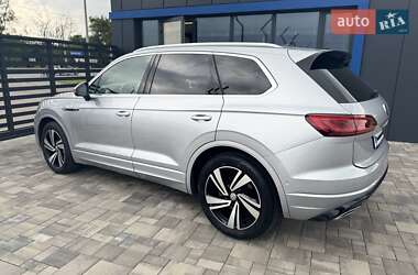 Позашляховик / Кросовер Volkswagen Touareg 2022 в 
