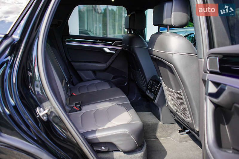 Позашляховик / Кросовер Volkswagen Touareg 2023 в Житомирі