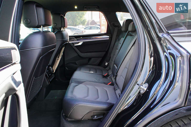 Позашляховик / Кросовер Volkswagen Touareg 2023 в Житомирі