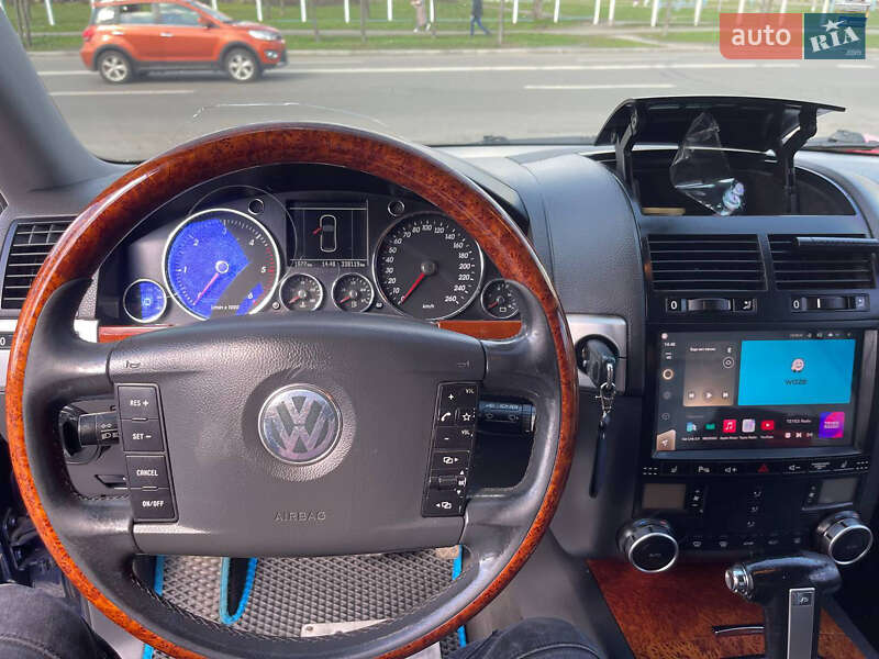 Позашляховик / Кросовер Volkswagen Touareg 2006 в Луцьку