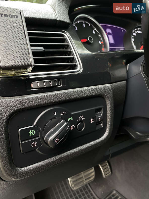 Внедорожник / Кроссовер Volkswagen Touareg 2011 в Ровно