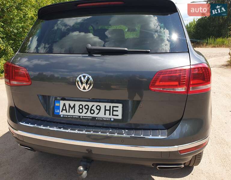 Внедорожник / Кроссовер Volkswagen Touareg 2015 в Житомире