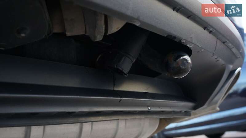 Внедорожник / Кроссовер Volkswagen Touareg 2015 в Житомире