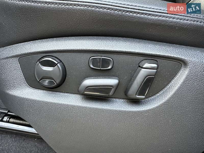 Внедорожник / Кроссовер Volkswagen Touareg 2017 в Киеве