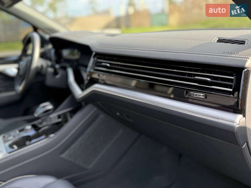 Внедорожник / Кроссовер Volkswagen Touareg 2022 в Киеве