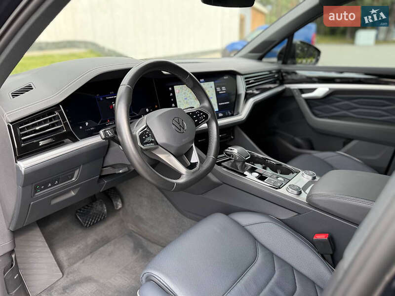 Внедорожник / Кроссовер Volkswagen Touareg 2022 в Киеве