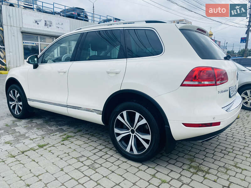Внедорожник / Кроссовер Volkswagen Touareg 2010 в Черновцах