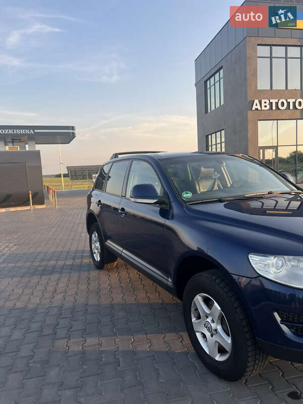 Внедорожник / Кроссовер Volkswagen Touareg 2008 в Голованевске