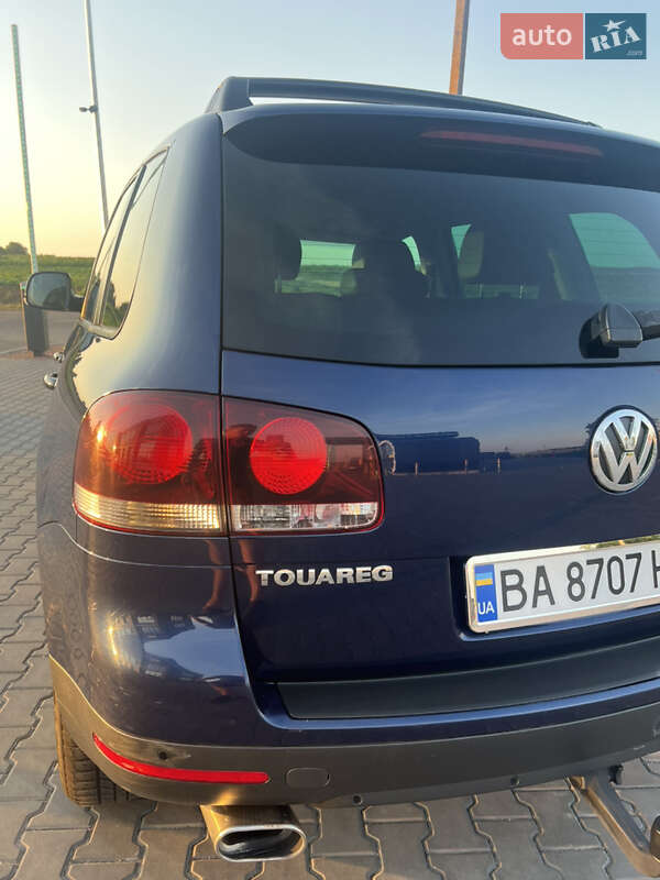 Внедорожник / Кроссовер Volkswagen Touareg 2008 в Голованевске