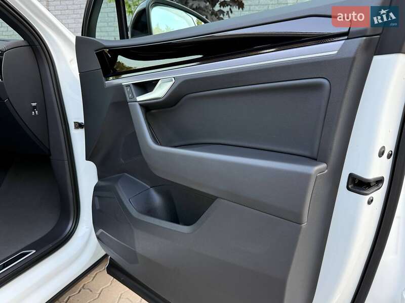 Внедорожник / Кроссовер Volkswagen Touareg 2022 в Ровно