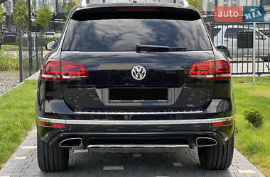 Внедорожник / Кроссовер Volkswagen Touareg 2015 в 