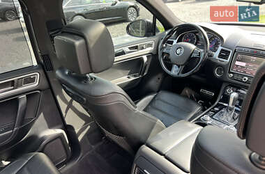 Внедорожник / Кроссовер Volkswagen Touareg 2015 в 