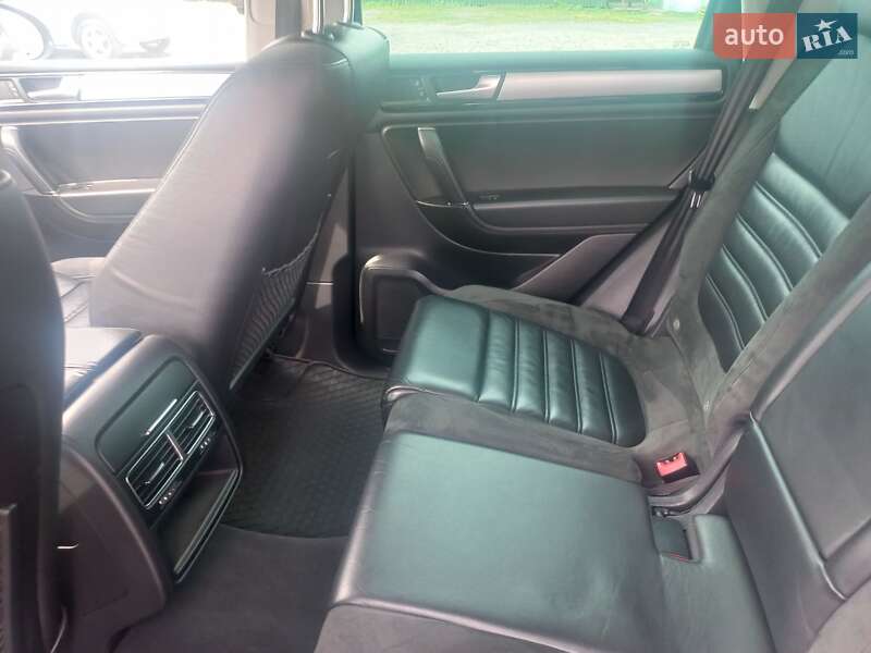 Внедорожник / Кроссовер Volkswagen Touareg 2011 в Шептицькому