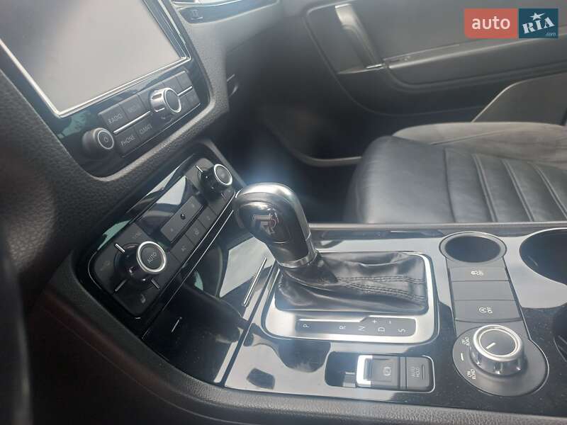 Внедорожник / Кроссовер Volkswagen Touareg 2011 в Шептицькому