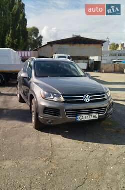 Позашляховик / Кросовер Volkswagen Touareg 2013 в Києві
