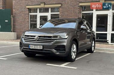 Внедорожник / Кроссовер Volkswagen Touareg 2019 в 