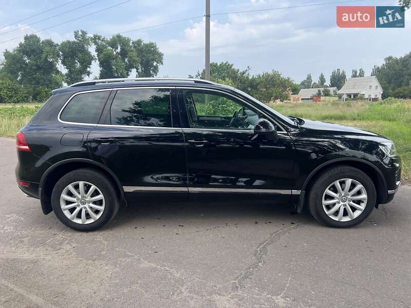 Внедорожник / Кроссовер Volkswagen Touareg 2011 в Броварах