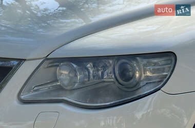 Внедорожник / Кроссовер Volkswagen Touareg 2010 в 