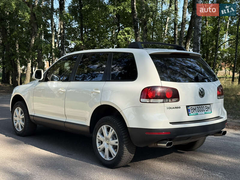 Внедорожник / Кроссовер Volkswagen Touareg 2010 в Ахтырке
