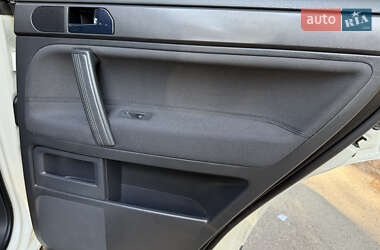 Внедорожник / Кроссовер Volkswagen Touareg 2010 в 