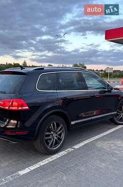 Внедорожник / Кроссовер Volkswagen Touareg 2011 в 