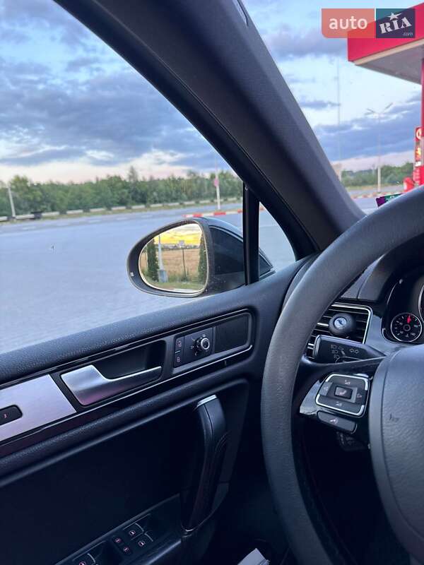 Внедорожник / Кроссовер Volkswagen Touareg 2011 в Черновцах фото 16 Внедорожник / Кроссовер Volkswagen Touareg 2011 в Черновцах