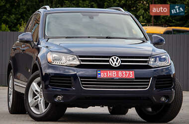 Внедорожник / Кроссовер Volkswagen Touareg 2014 в Львове