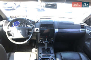 Внедорожник / Кроссовер Volkswagen Touareg 2005 в 