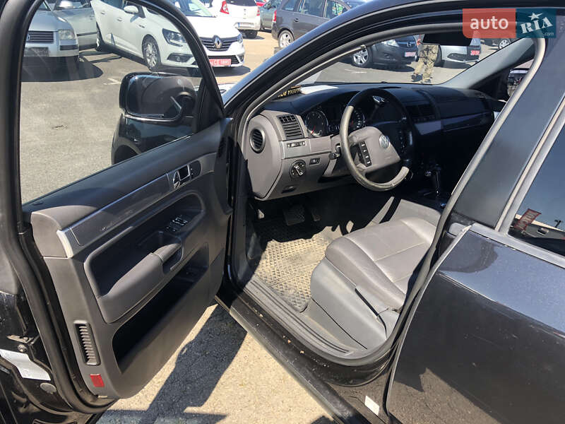 Внедорожник / Кроссовер Volkswagen Touareg 2005 в Харькове