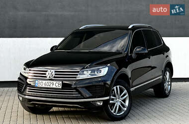 Внедорожник / Кроссовер Volkswagen Touareg 2015 в 