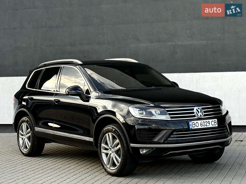 Внедорожник / Кроссовер Volkswagen Touareg 2015 в Тернополе