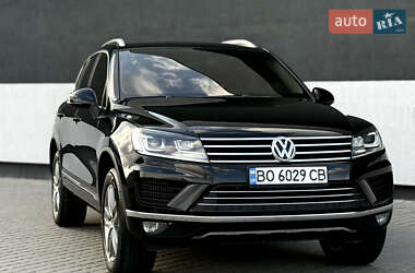 Внедорожник / Кроссовер Volkswagen Touareg 2015 в 