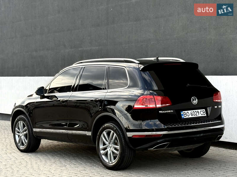 Внедорожник / Кроссовер Volkswagen Touareg 2015 в Тернополе