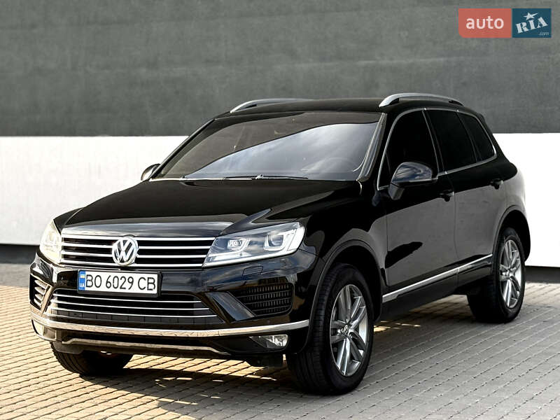 Внедорожник / Кроссовер Volkswagen Touareg 2015 в Тернополе