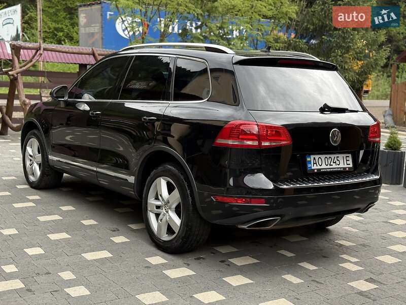 Позашляховик / Кросовер Volkswagen Touareg 2011 в Міжгір'ї