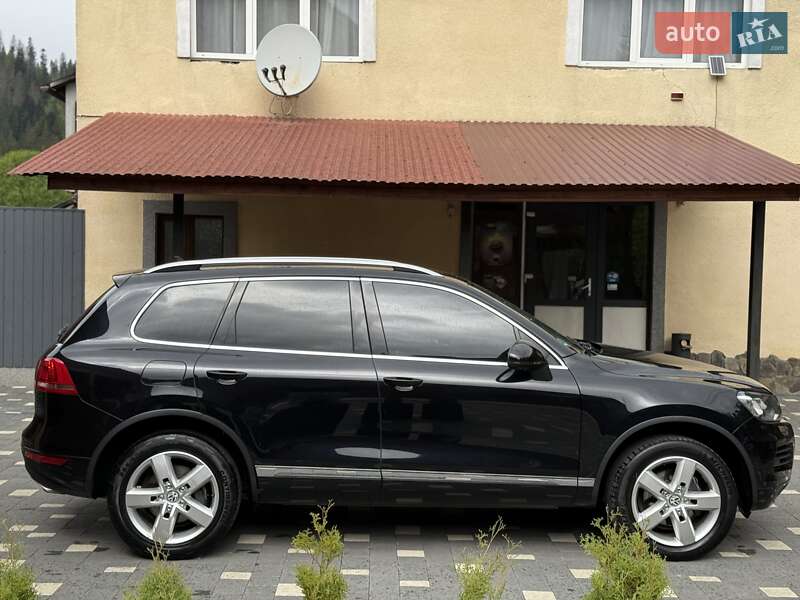 Позашляховик / Кросовер Volkswagen Touareg 2011 в Міжгір'ї