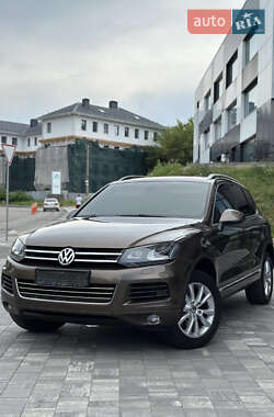 Позашляховик / Кросовер Volkswagen Touareg 2012 в Києві