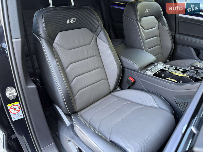 Позашляховик / Кросовер Volkswagen Touareg 2021 в Хмельницькому