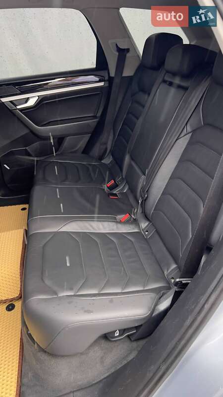 Внедорожник / Кроссовер Volkswagen Touareg 2019 в Харькове