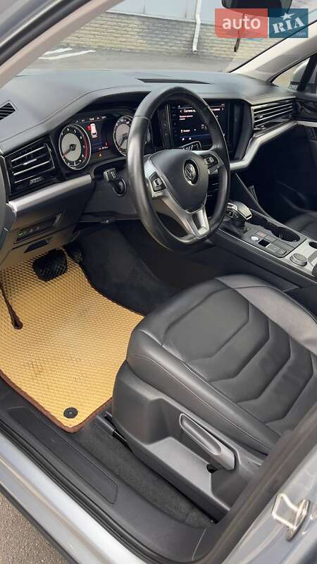 Внедорожник / Кроссовер Volkswagen Touareg 2019 в Харькове