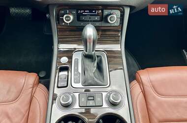 Внедорожник / Кроссовер Volkswagen Touareg 2017 в 